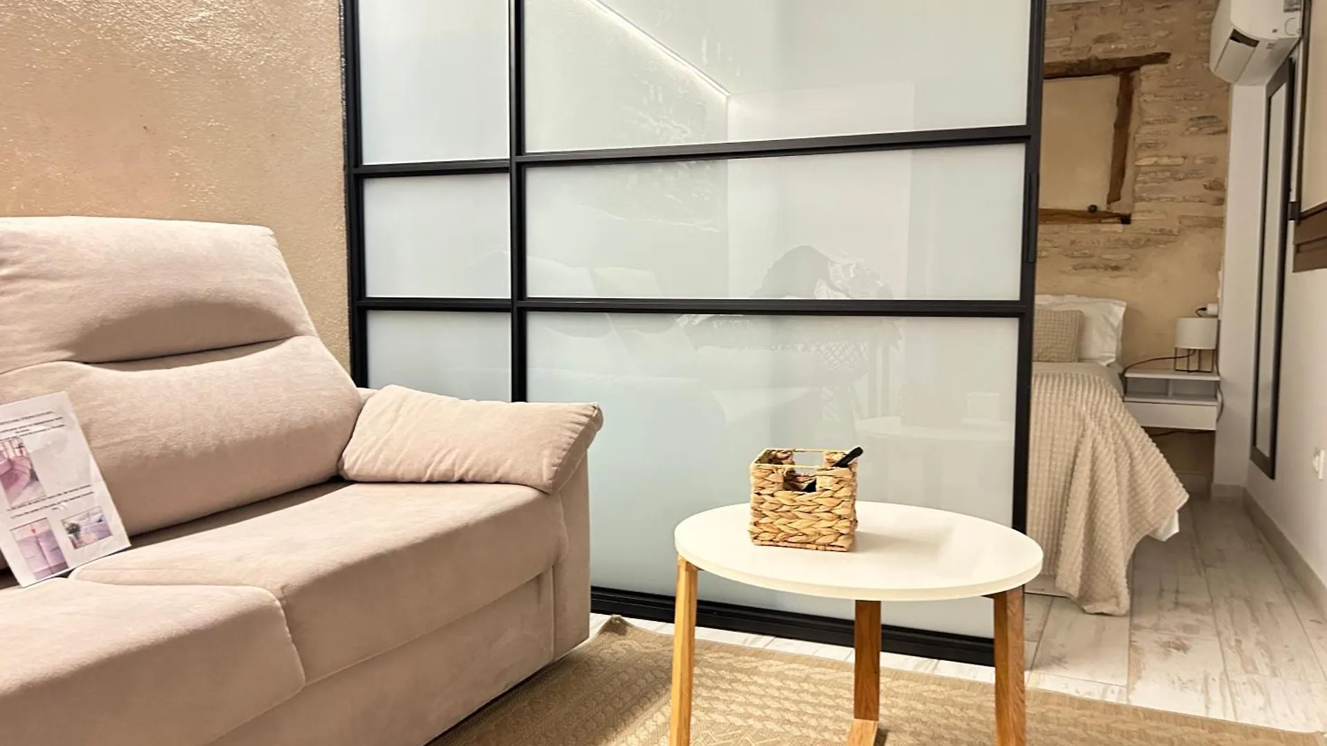 Plaza Adarve Toledo Apartment
